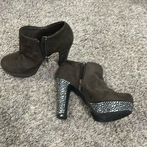 Gianni Bini suede bling heel booties size 6